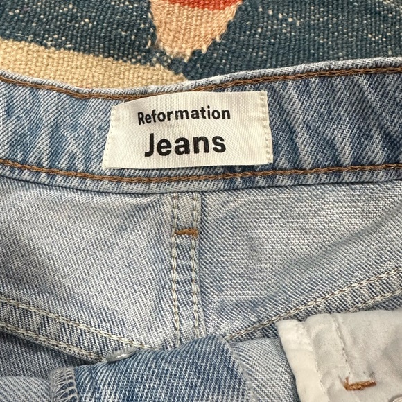 Reformation Cynthia Crop High Rise Light Wash Relaxed Jean Distressed - Picture 7 of 14